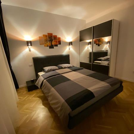 Center Loft Apartment Бузау Екстериор снимка