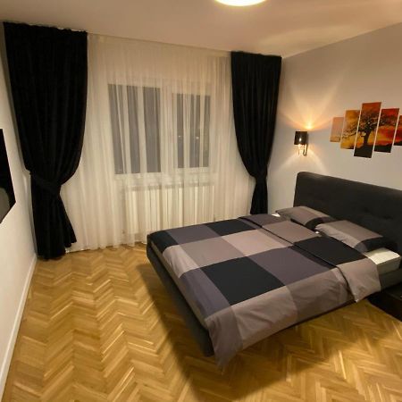 Center Loft Apartment Бузау Екстериор снимка