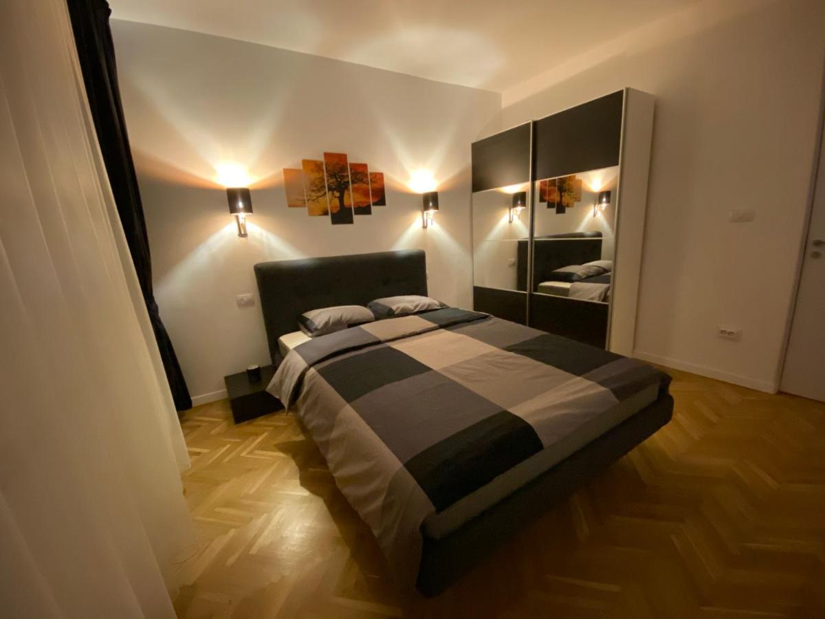 Center Loft Apartment Бузау Екстериор снимка