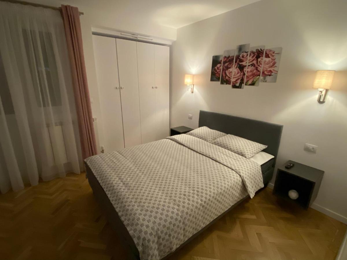 Center Loft Apartment Бузау Екстериор снимка