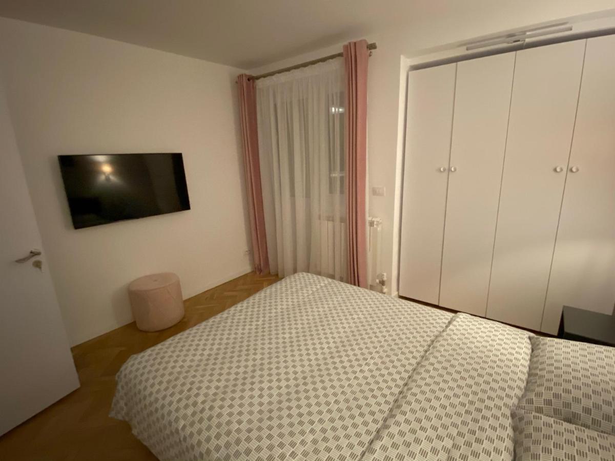 Center Loft Apartment Бузау Екстериор снимка