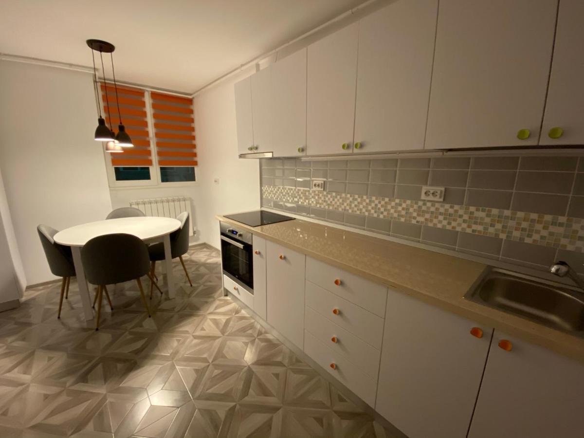 Center Loft Apartment Бузау Екстериор снимка